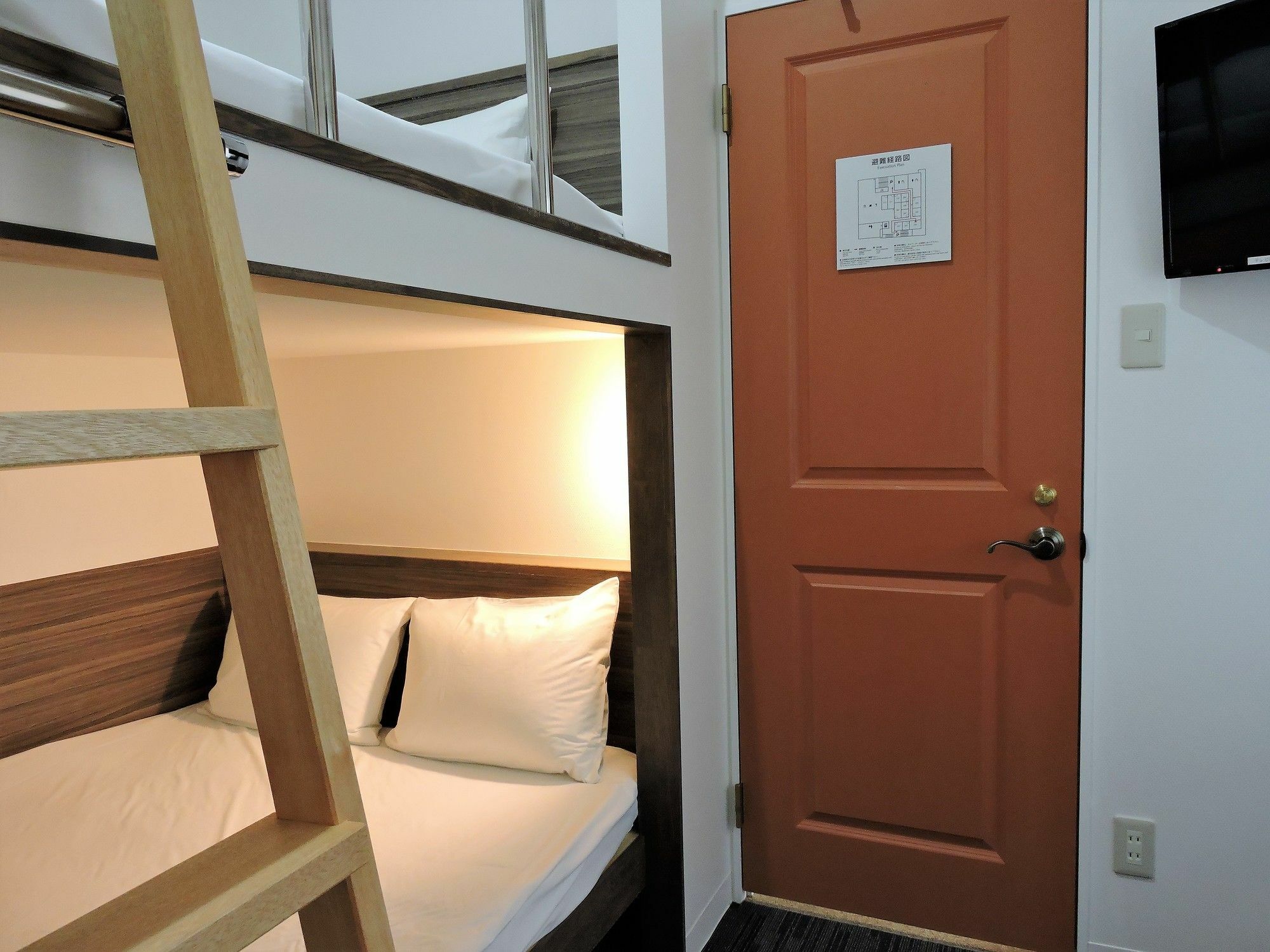 Abest Cube Naha Kokusai Street-Cabin Type Hotel All Room With Key מראה חיצוני תמונה